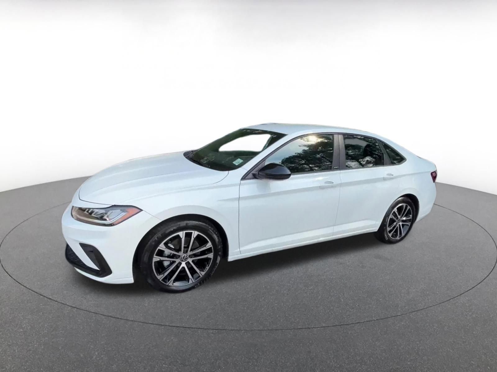 Used 2025 Volkswagen Jetta Sport FWD image 8