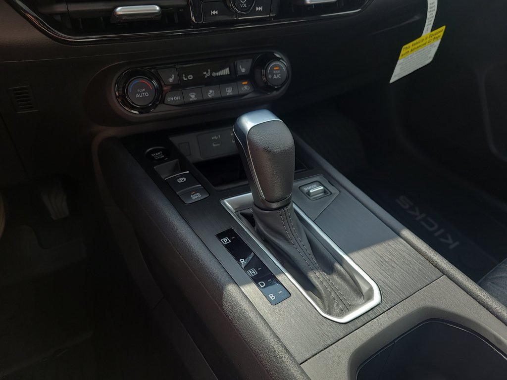 New 2026 Nissan Kicks SV w/ SV Premium Package FWD image 18