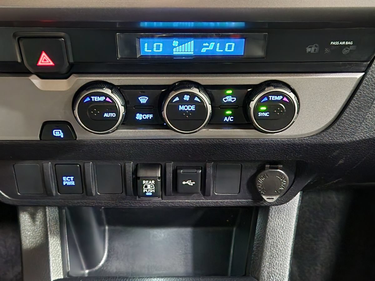 Used 2022 Toyota Tacoma SR5 RWD image 38