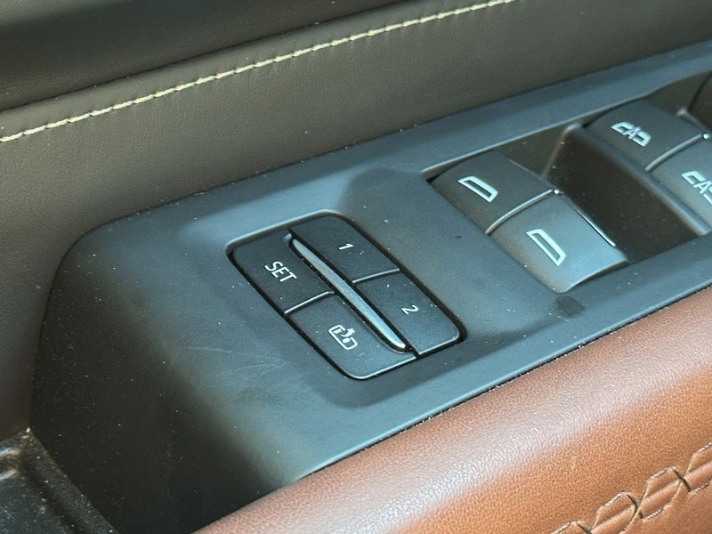 Used 2023 GMC Yukon Denali Ultimate image 28