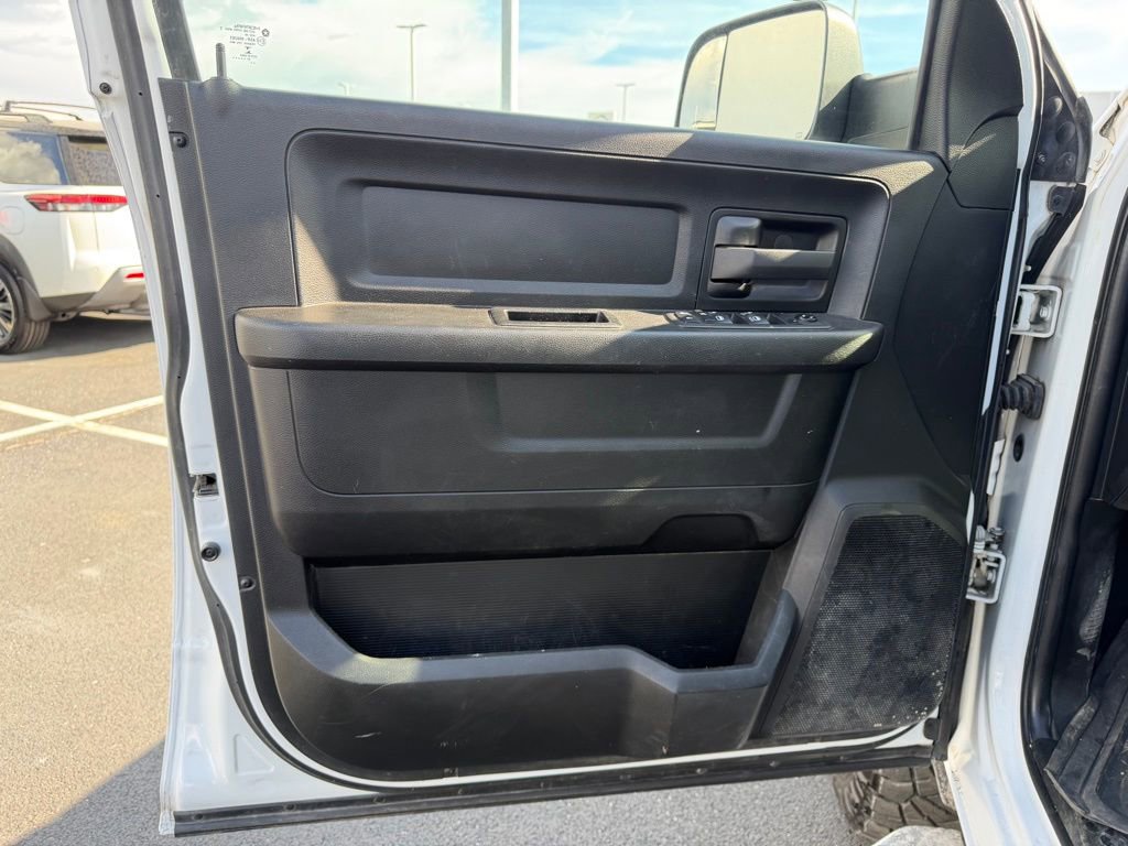 Used 2022 RAM 2500 Tradesman w/ Chrome Appearance Group image 13