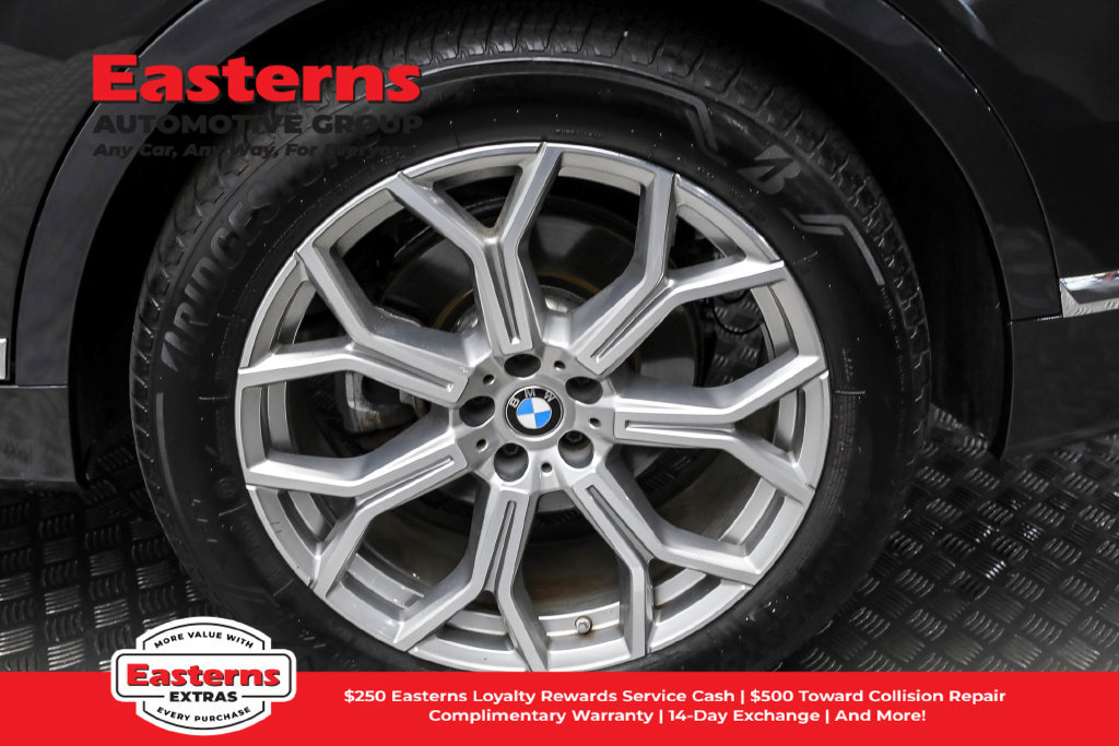 Used 2022 BMW X7 xDrive40i w/ Premium Package AWD/4WD image 9