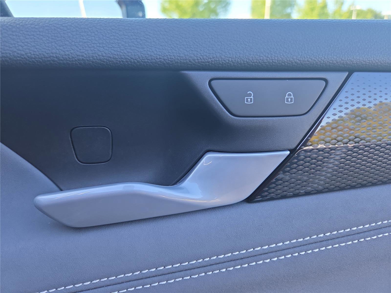 New 2025 Volkswagen Tiguan SE R-Line image 34