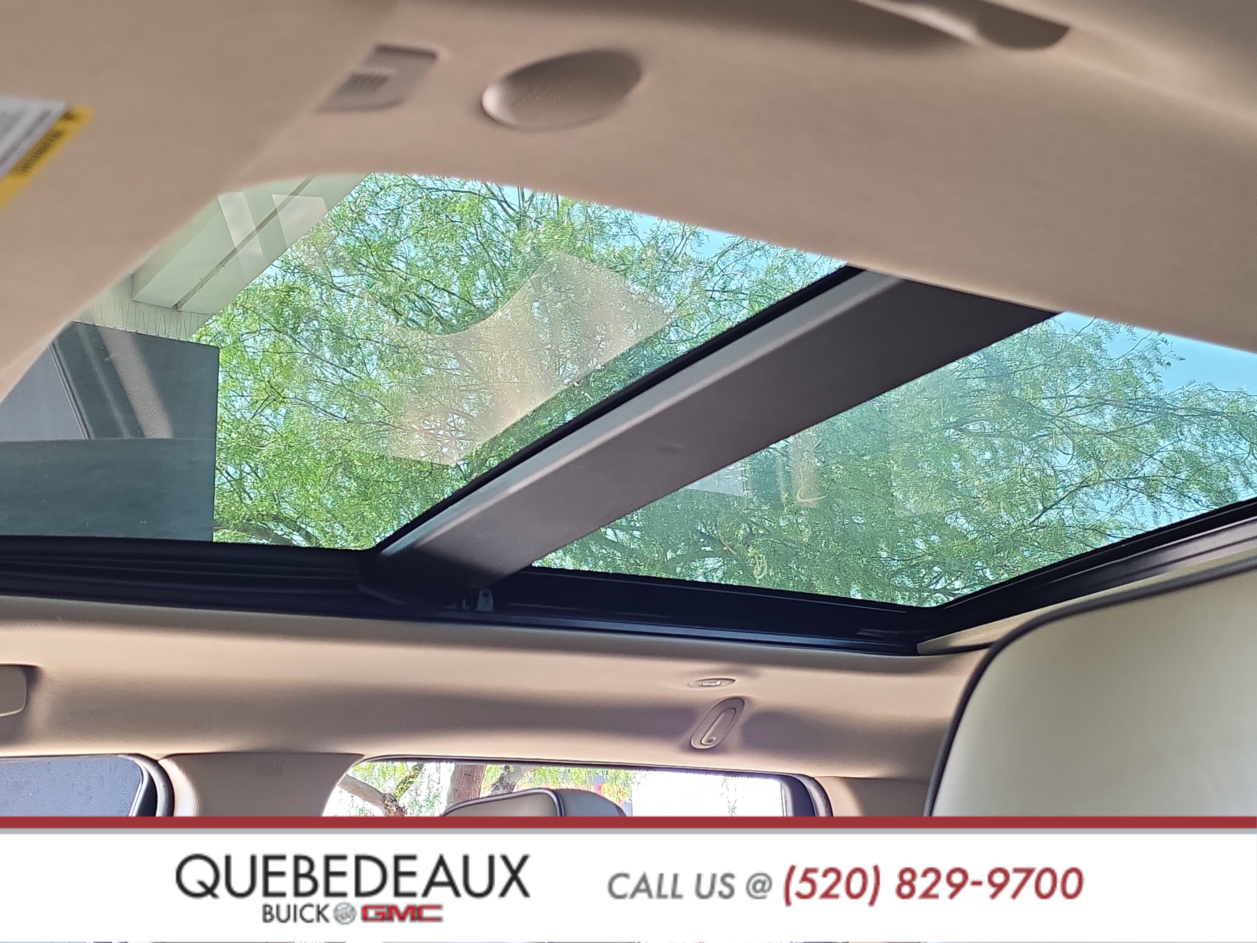 Used 2020 Jeep Grand Cherokee Overland AWD/4WD image 12