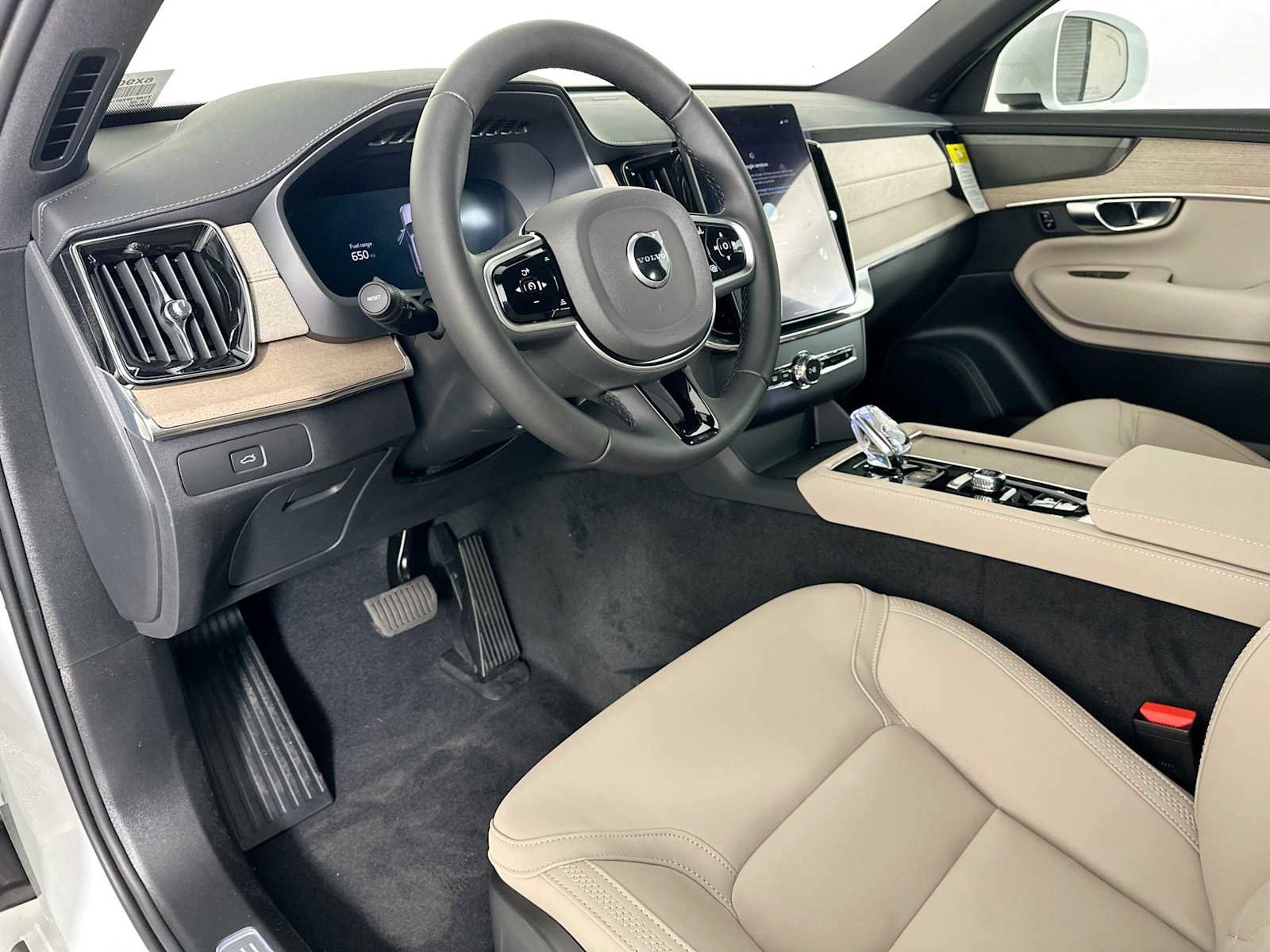 New 2026 Volvo XC90 B5 Plus image 9
