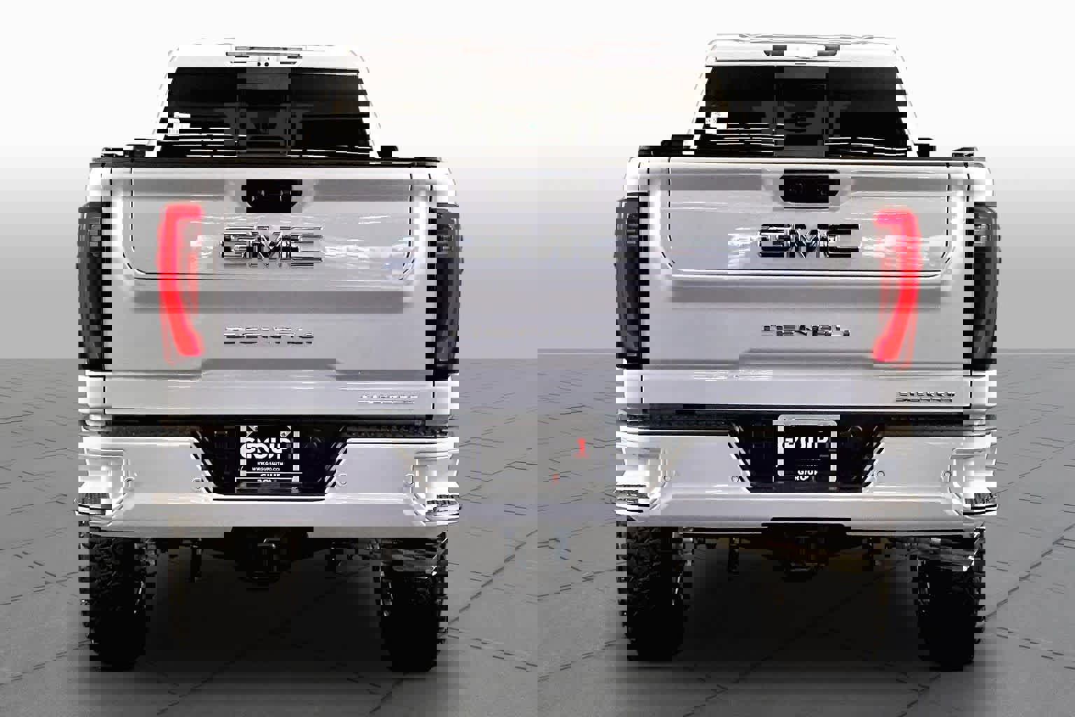 Used 2026 GMC Sierra 2500 Denali Ultimate AWD/4WD image 5