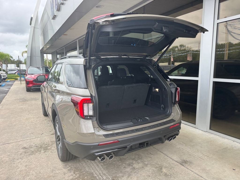 New 2026 Ford Explorer ST image 19