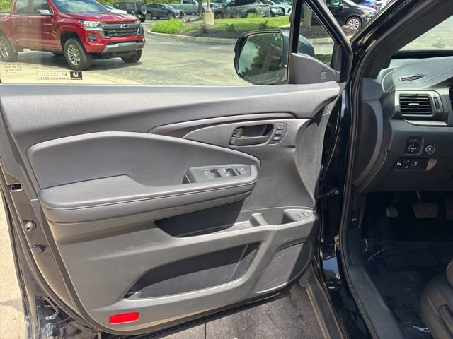 Used 2025 Honda Passport EX-L image 9