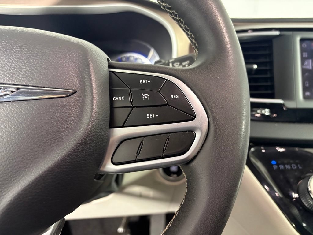 Used 2022 Chrysler Voyager LX FWD image 14