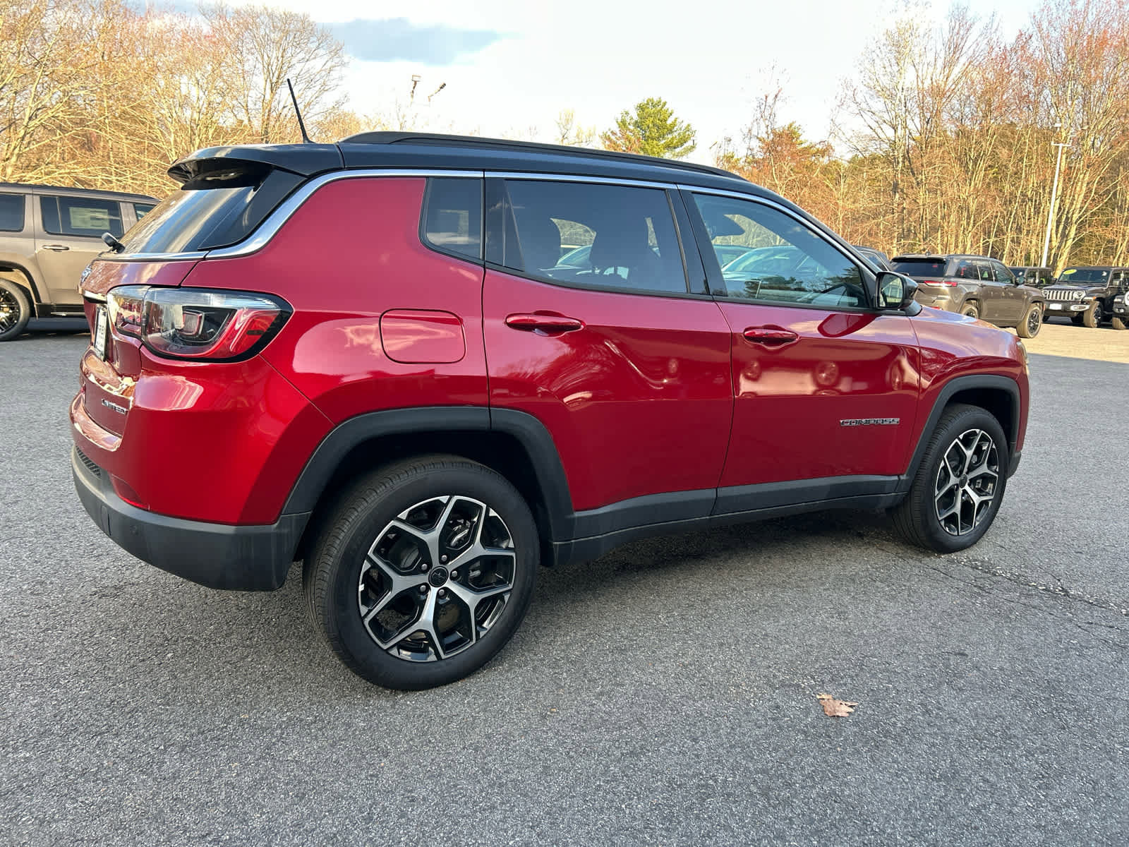 Used 2026 Jeep Compass Limited image 4