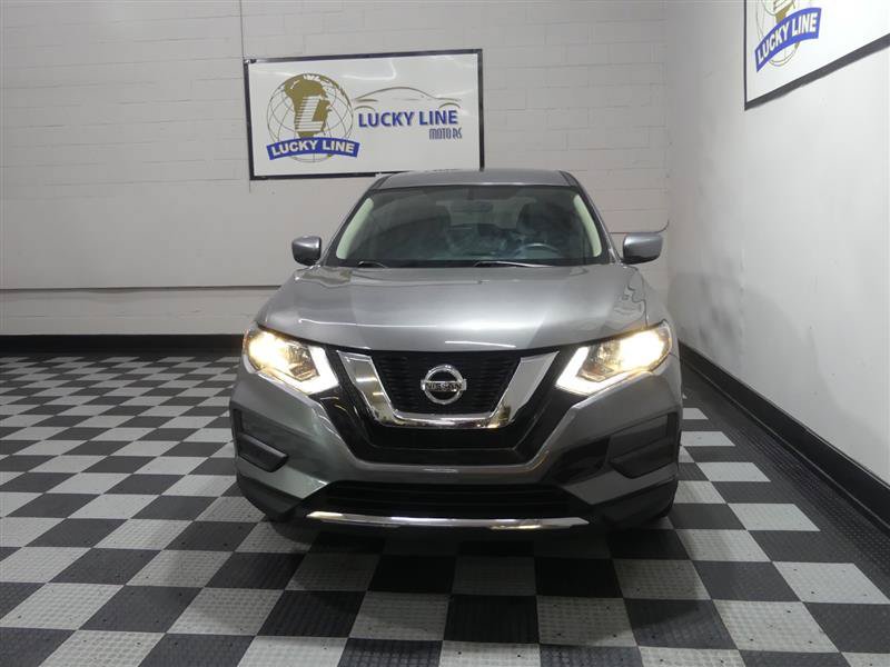 Used 2017 Nissan Rogue S AWD/4WD image 2