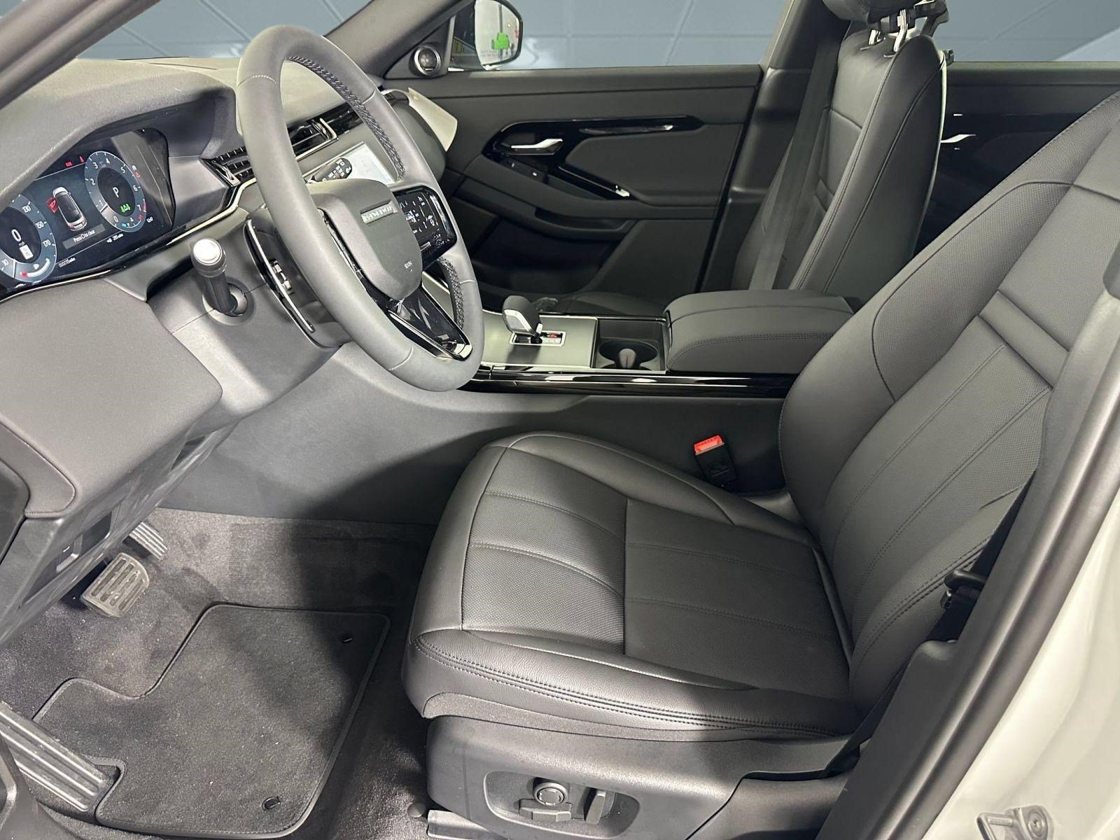 Used 2026 Land Rover Range Rover Evoque S AWD/4WD image 4