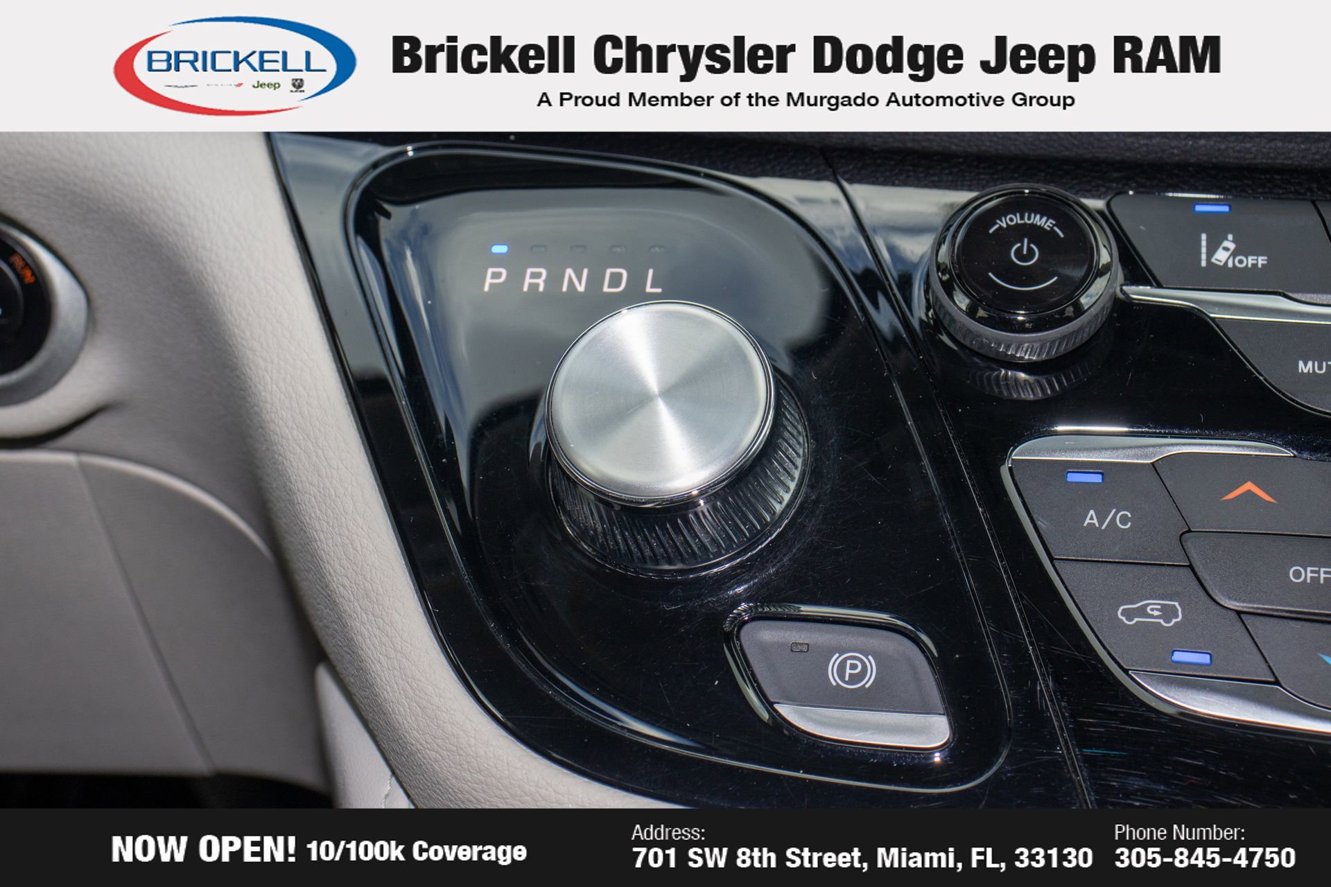 Used 2023 Chrysler Pacifica Limited image 25