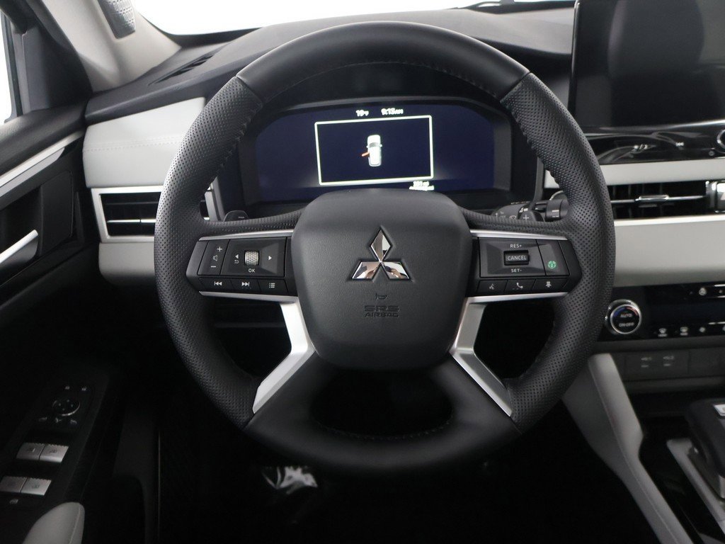 New 2026 Mitsubishi Outlander SE image 40