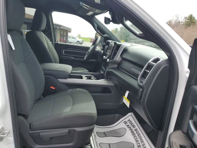 New 2026 RAM 3500 Big Horn AWD/4WD image 23