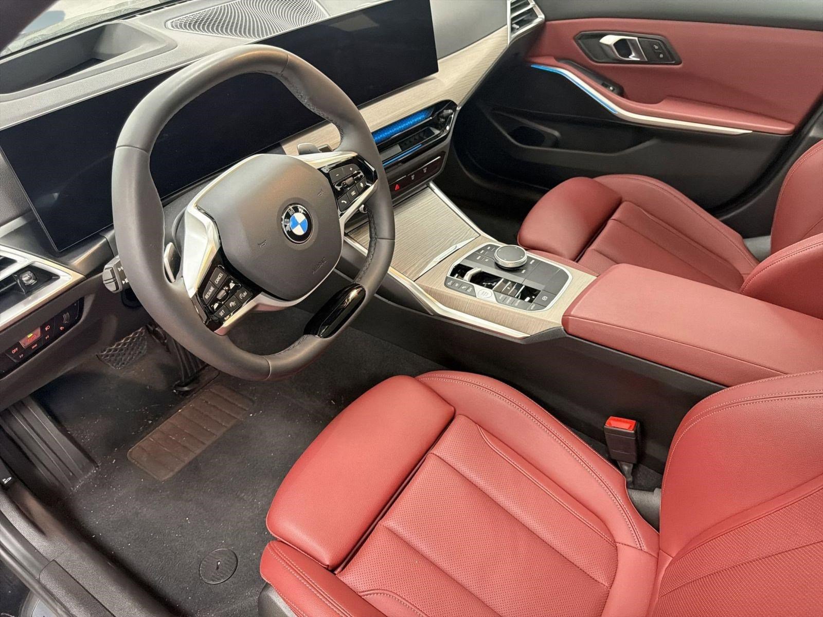 Certified 2025 BMW 330i xDrive Sedan AWD/4WD image 4