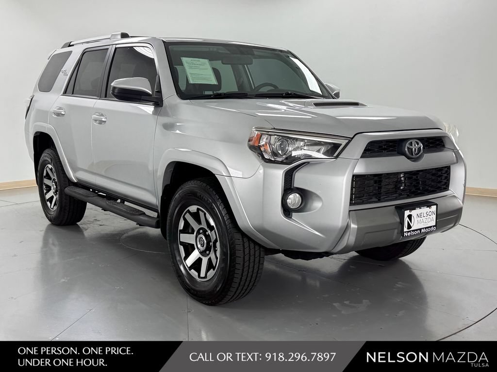 Used 2018 Toyota 4Runner TRD Off-Road AWD/4WD image 4