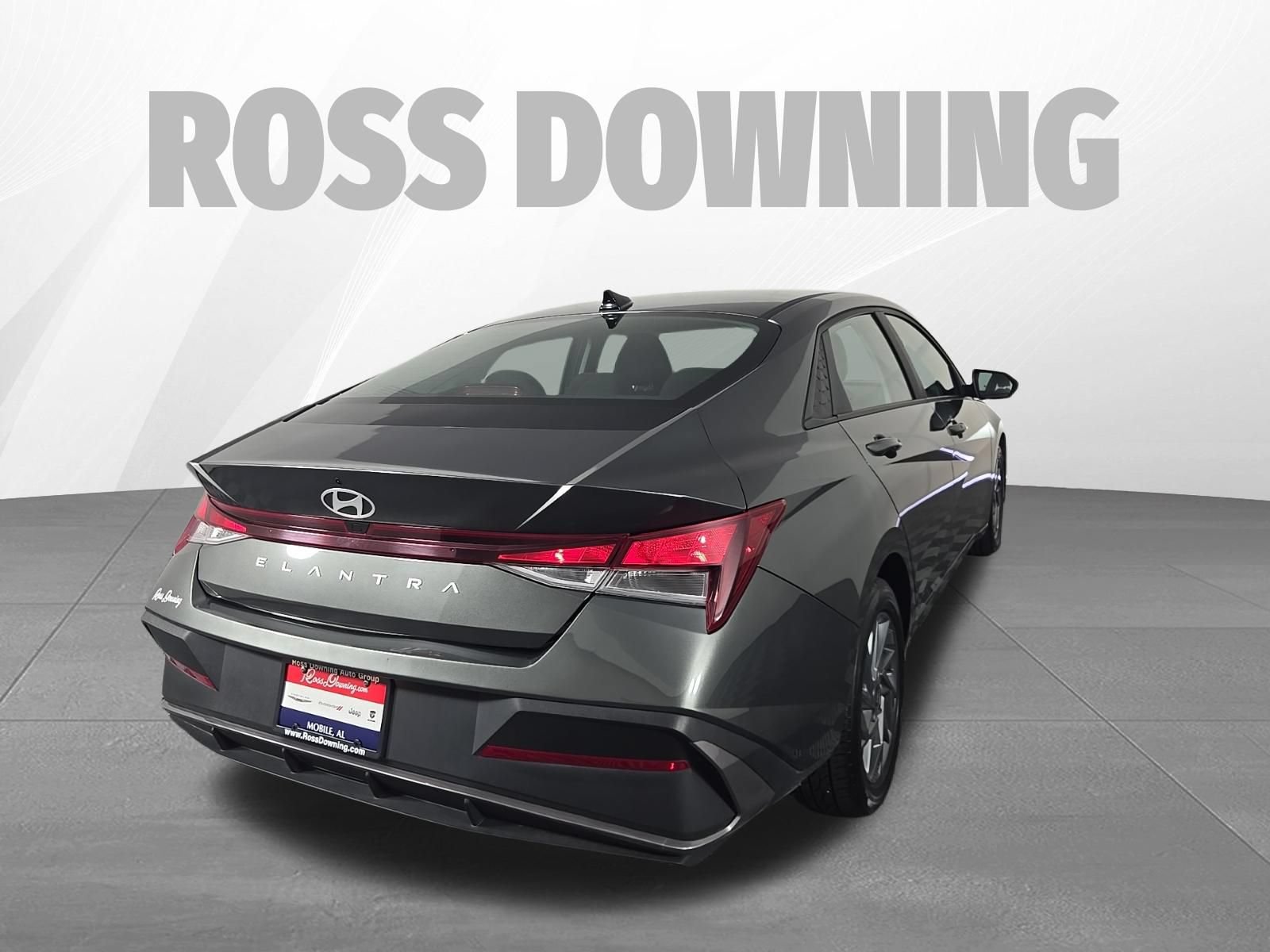 Used 2024 Hyundai Elantra SEL FWD image 4