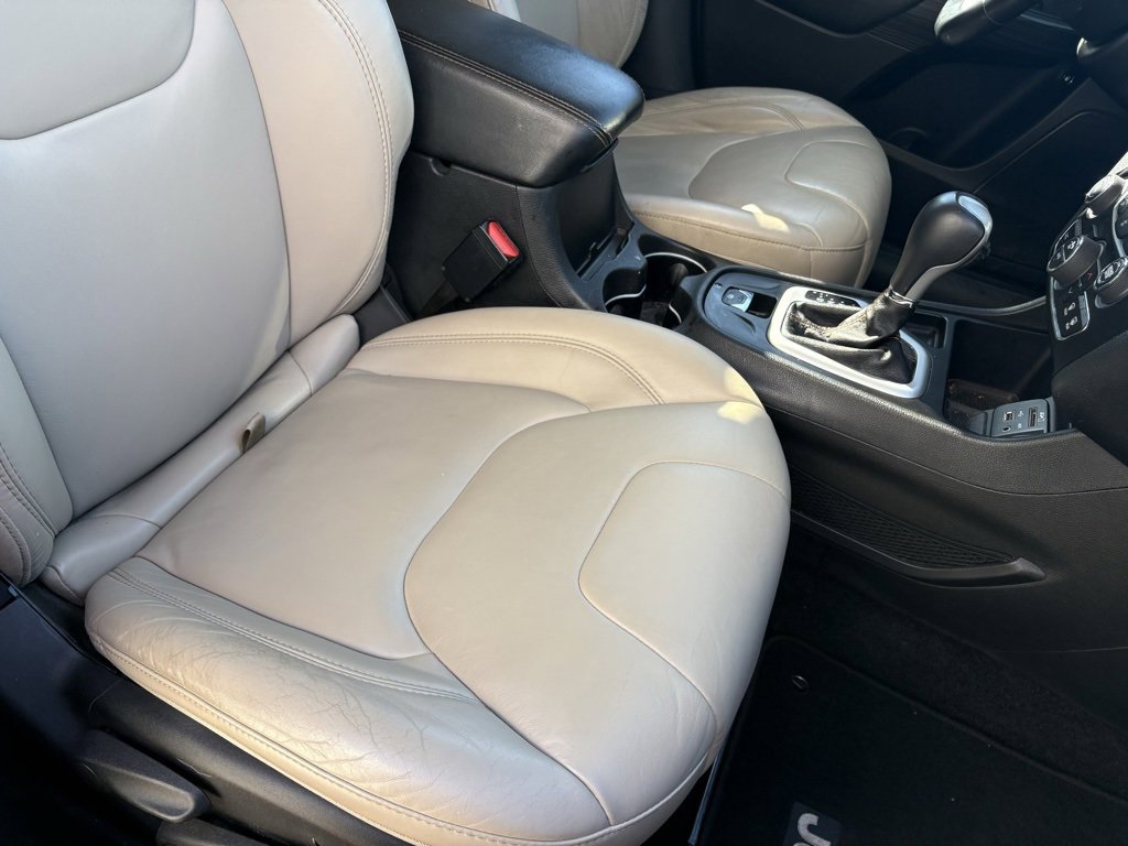 Used 2015 Jeep Cherokee Limited image 26