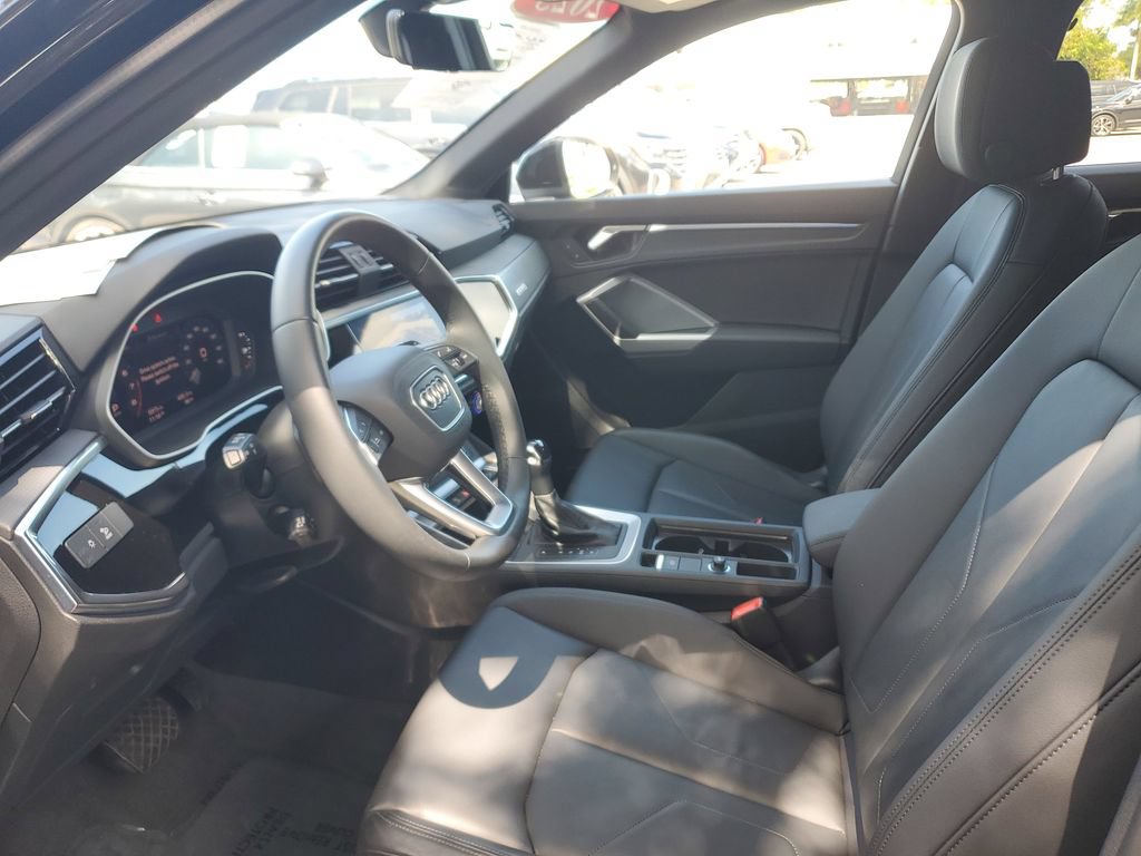 Certified 2025 Audi Q3 2.0T Premium Plus w/ Premium Plus Package AWD/4WD image 24
