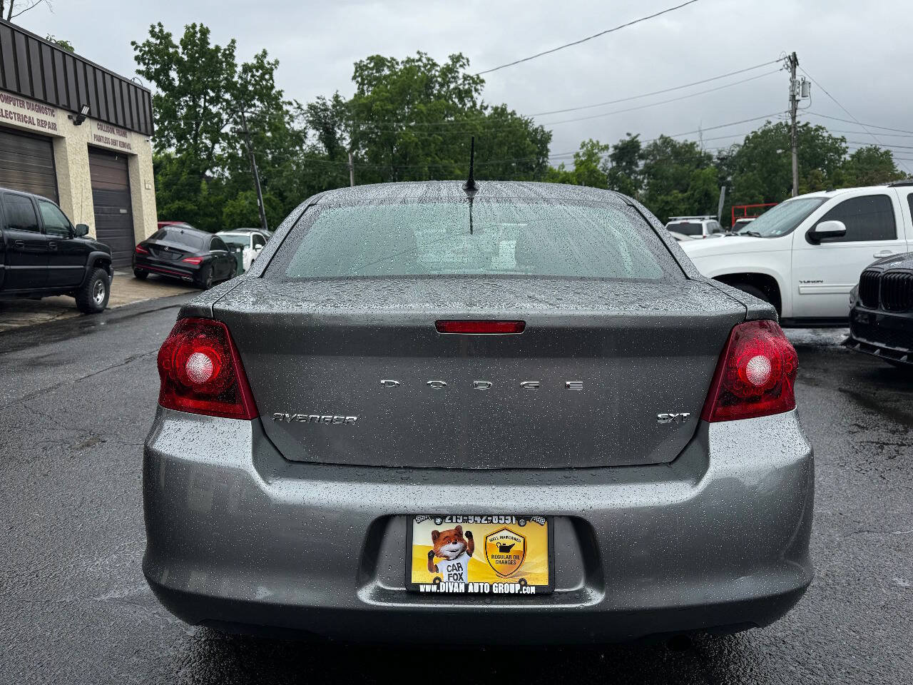 Used 2012 Dodge Avenger SXT FWD image 5