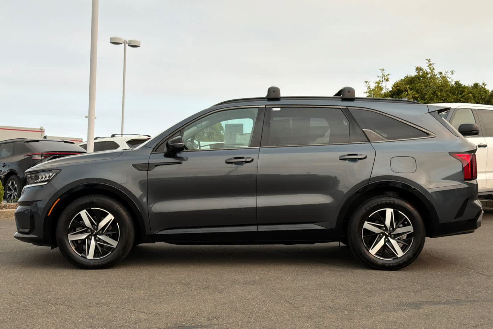 Used 2022 Kia Sorento S FWD image 9