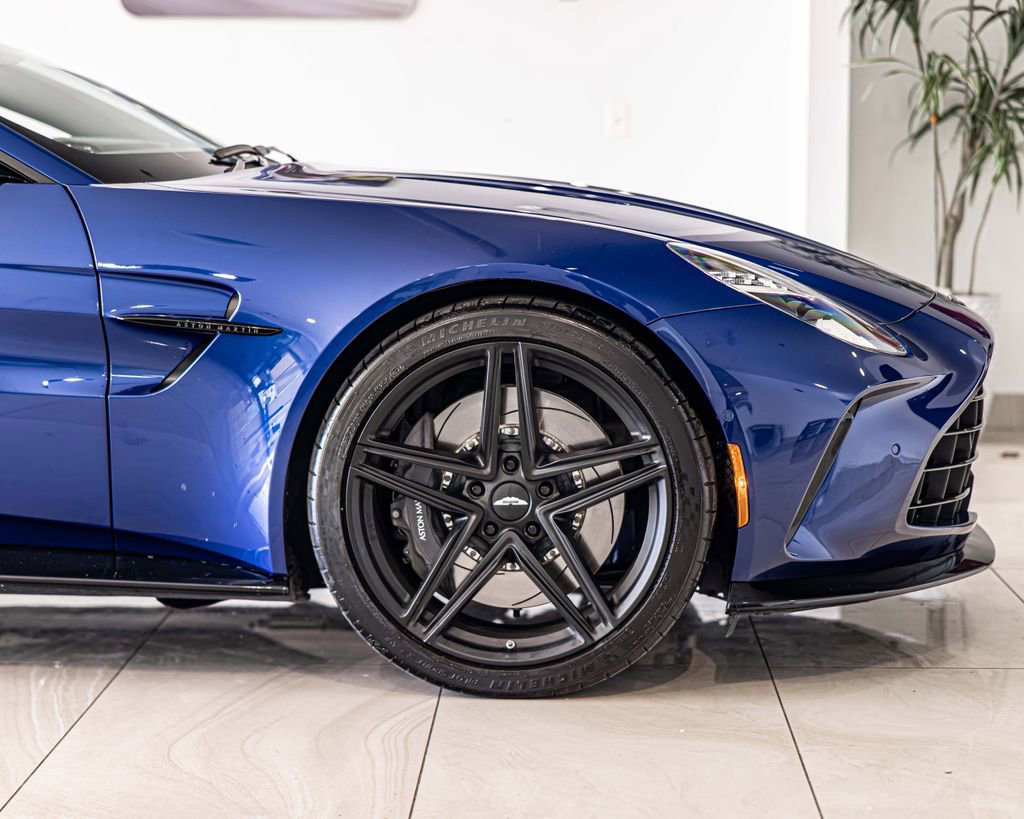 Used 2025 Aston Martin V8 Vantage Coupe image 10