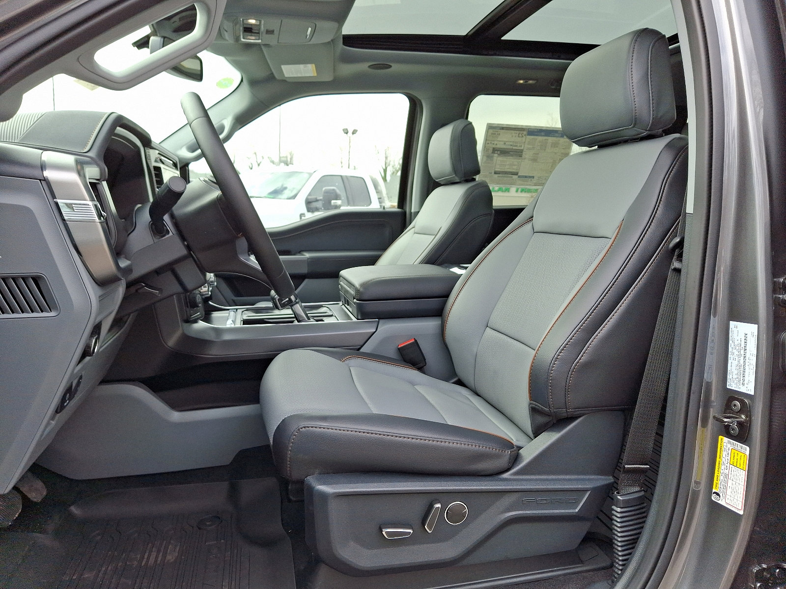 New 2025 Ford F150 Lariat w/ Equipment Group 502A High image 12