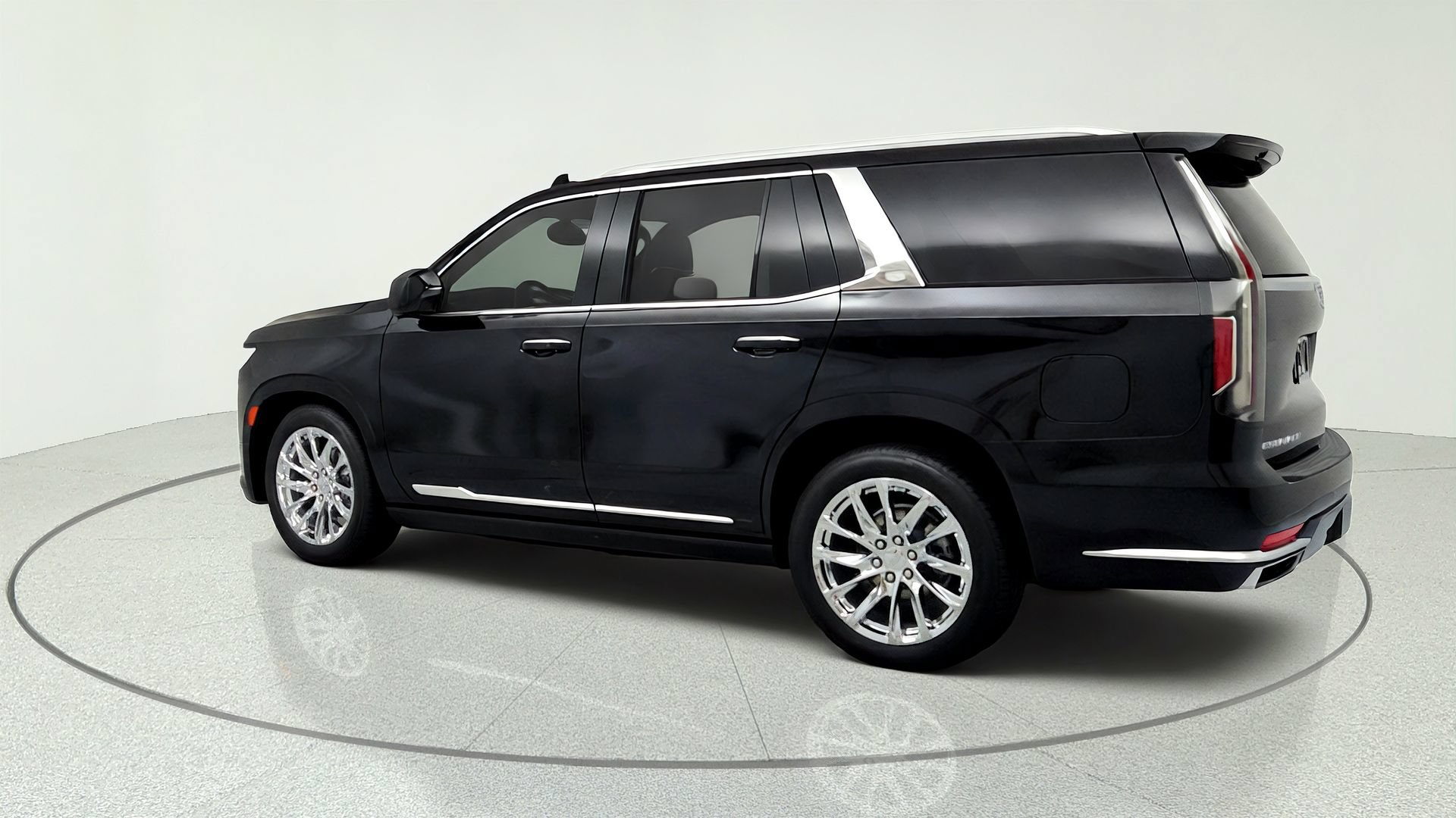 Certified 2023 Cadillac Escalade Premium Luxury w/ LPO, Radiant Package AWD/4WD image 3