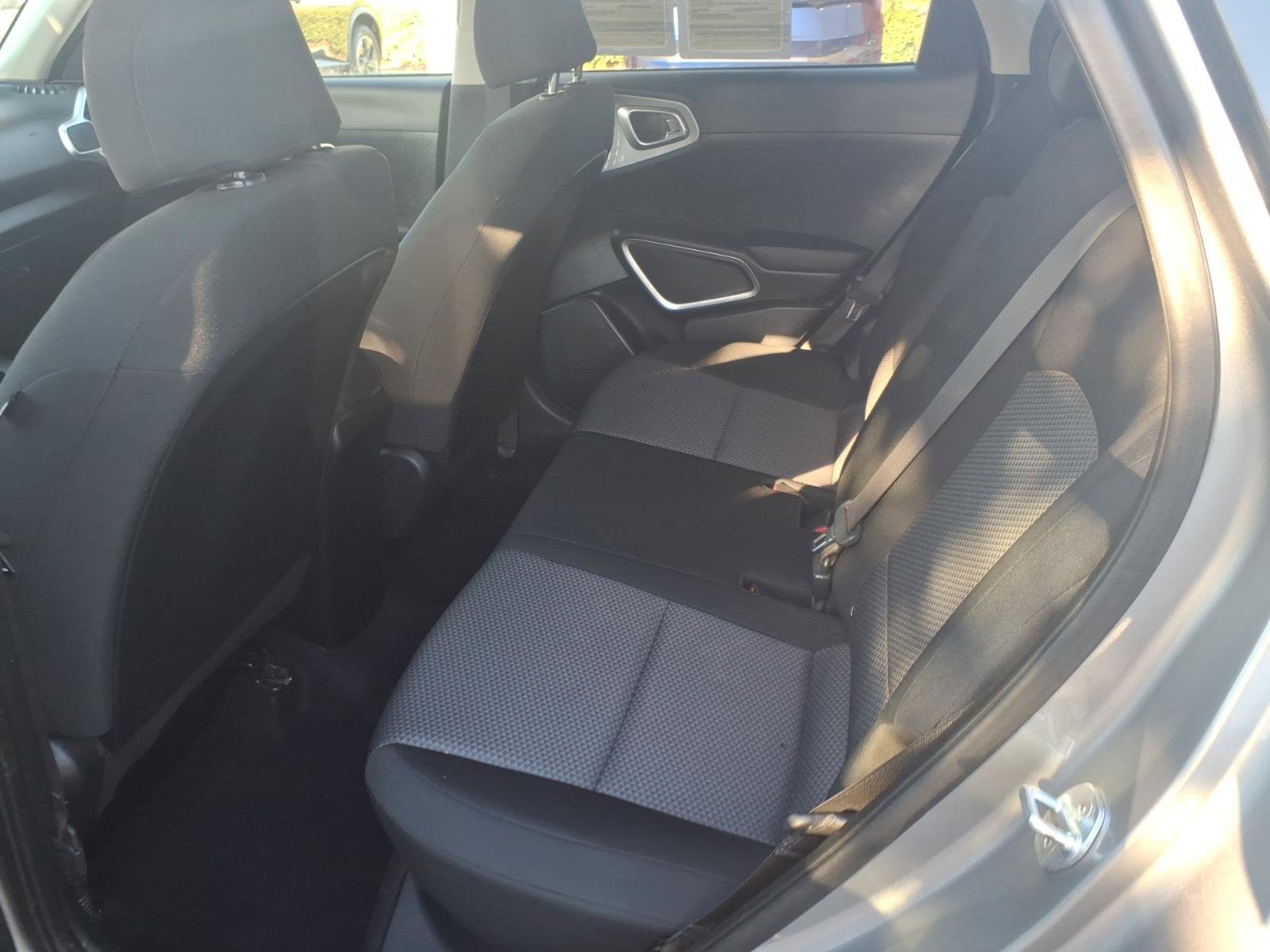 Used 2022 Kia Soul LX image 21