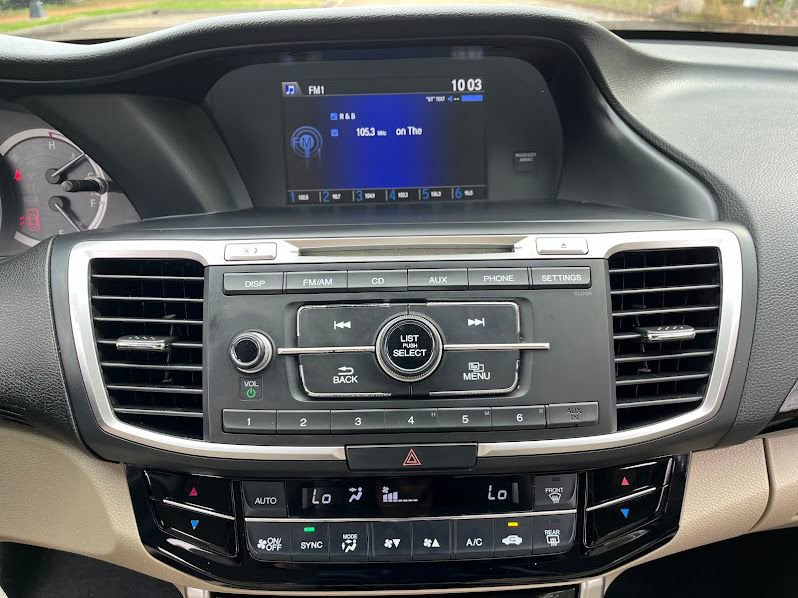 Used 2016 Honda Accord LX image 17