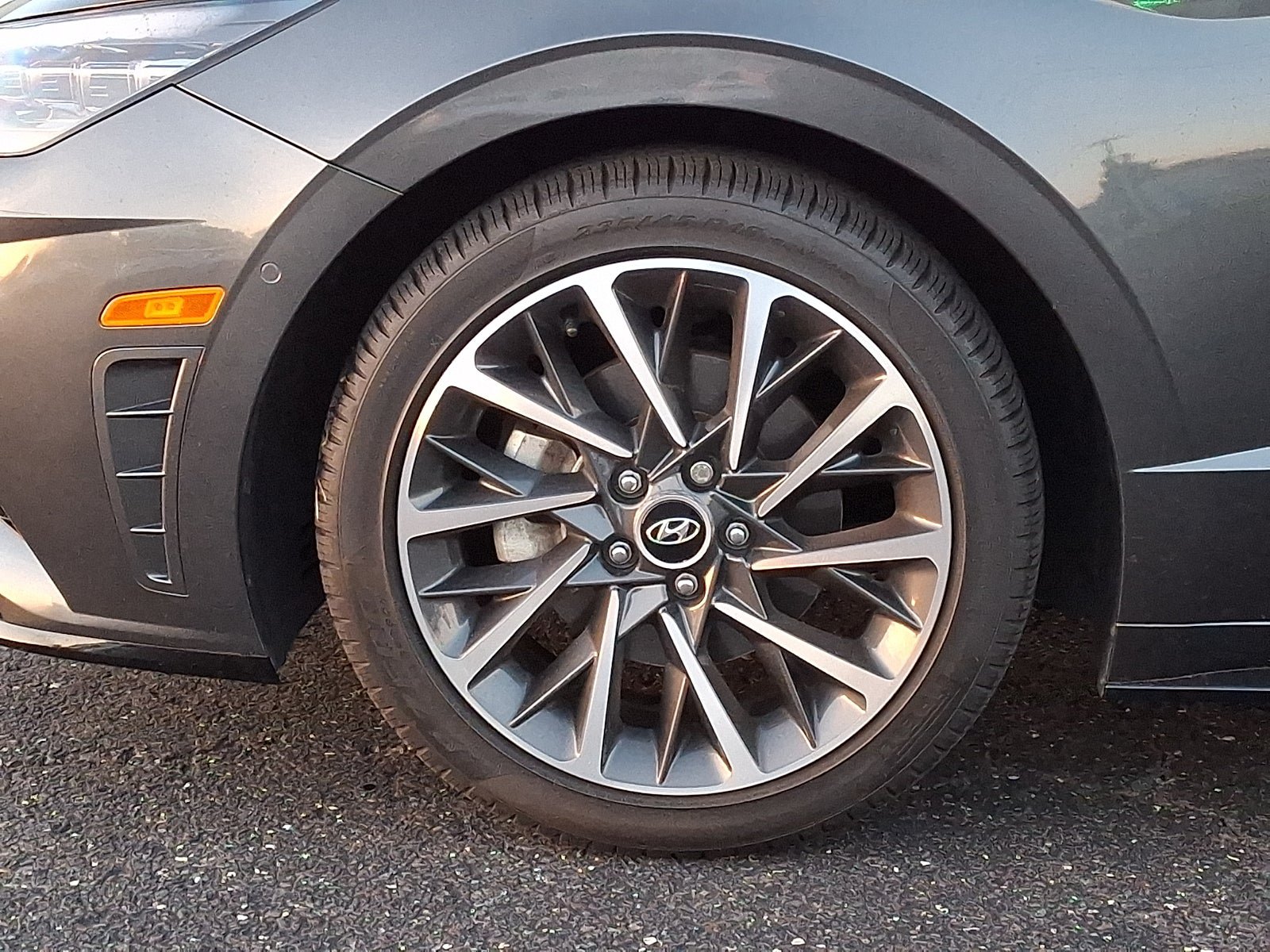Used 2023 Hyundai Sonata Limited w/ Preferred Accessory Package FWD image 8