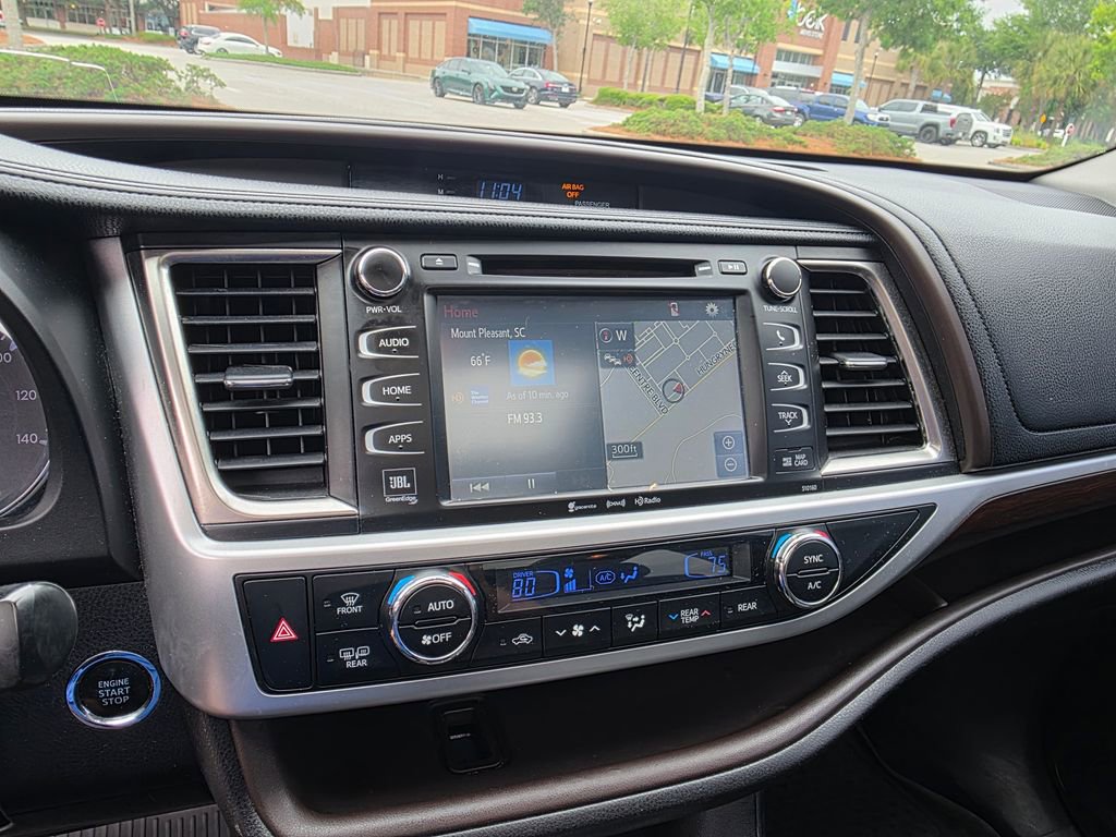 Used 2016 Toyota Highlander Limited Platinum FWD image 18