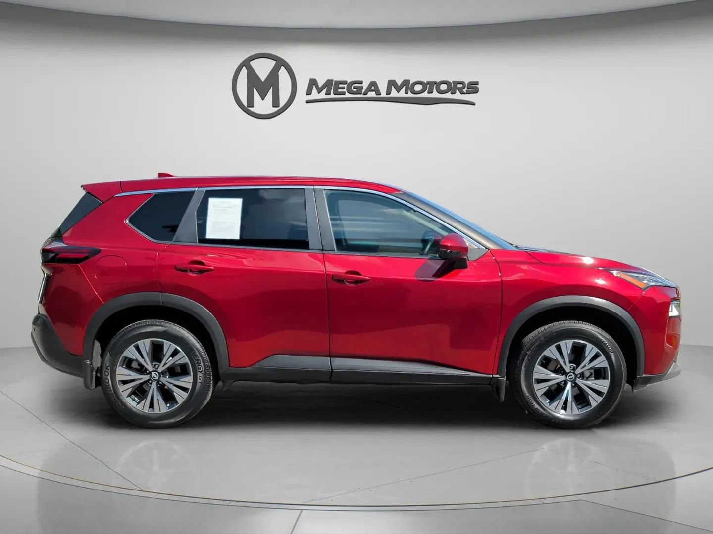 Used 2022 Nissan Rogue SV FWD image 9