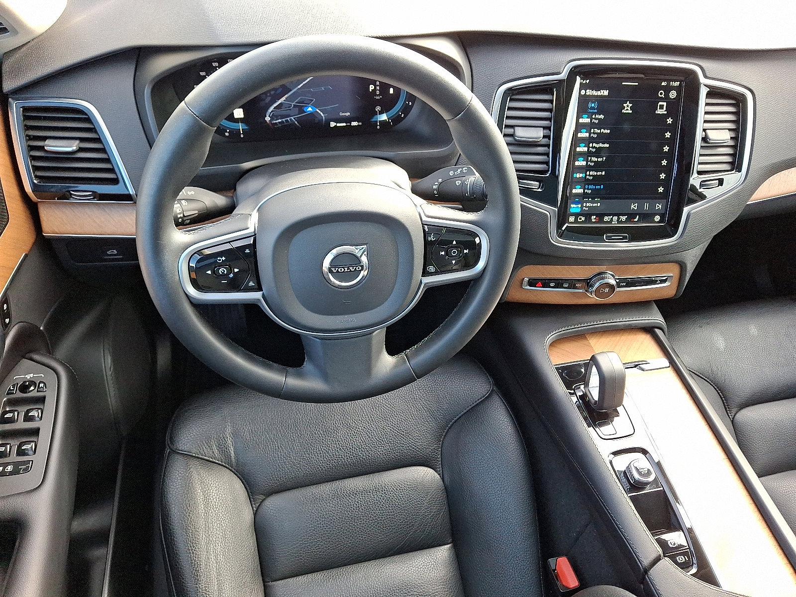Used 2023 Volvo XC90 B5 Plus w/ Protection Package image 12