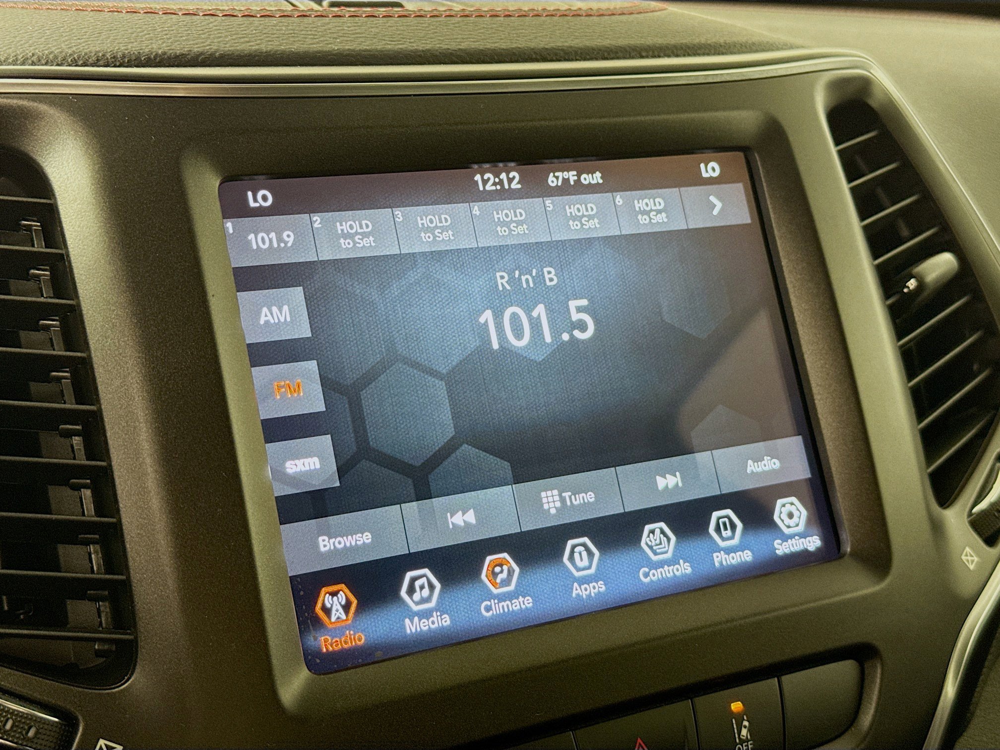 Used 2022 Jeep Cherokee Trailhawk image 16