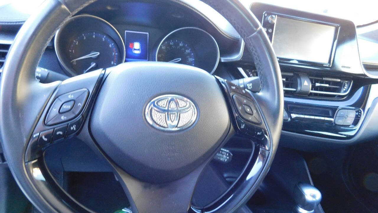 Used 2018 Toyota C-HR XLE image 28