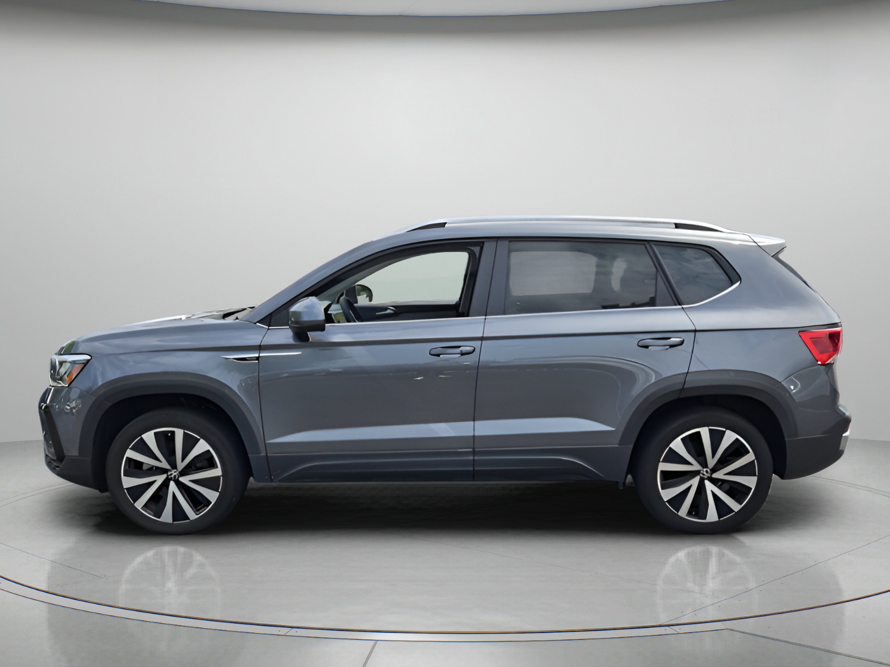 Certified 2023 Volkswagen Taos SE w/ Panoramic Sunroof Package FWD image 2