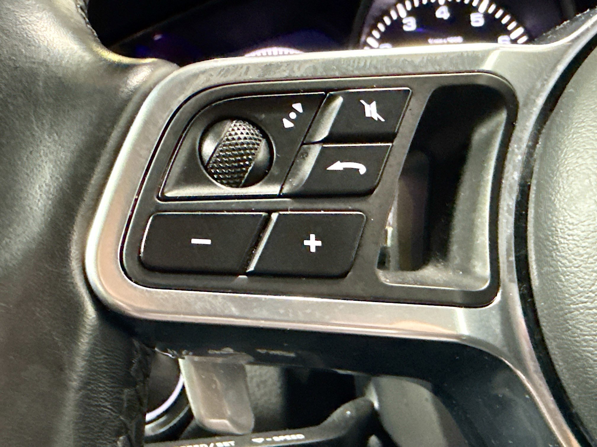 Certified 2022 Porsche Cayenne Coupe image 36