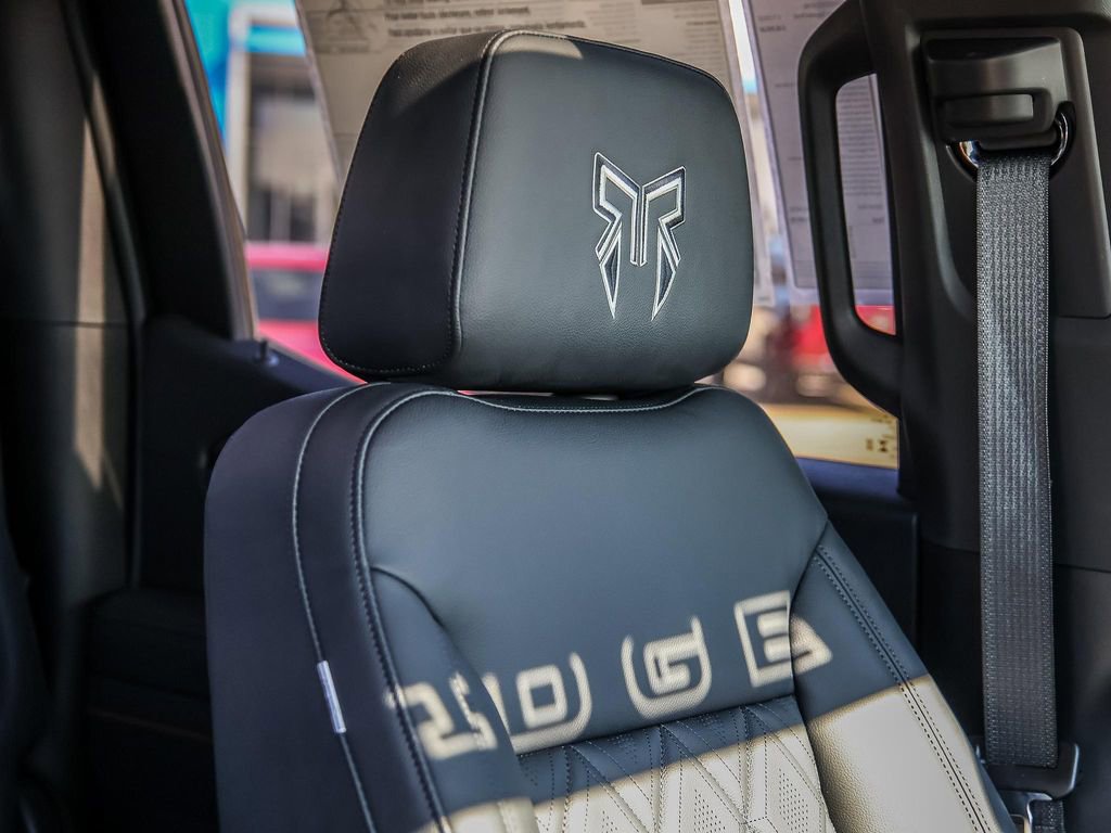 New 2025 GMC Sierra 1500 AT4 w/ AT4 Premium Package AWD/4WD image 29