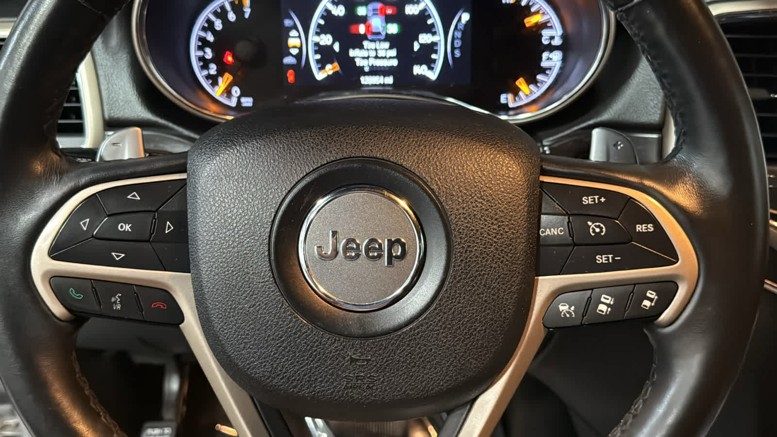 Used 2014 Jeep Grand Cherokee Limited w/ Luxury Group II AWD/4WD image 11