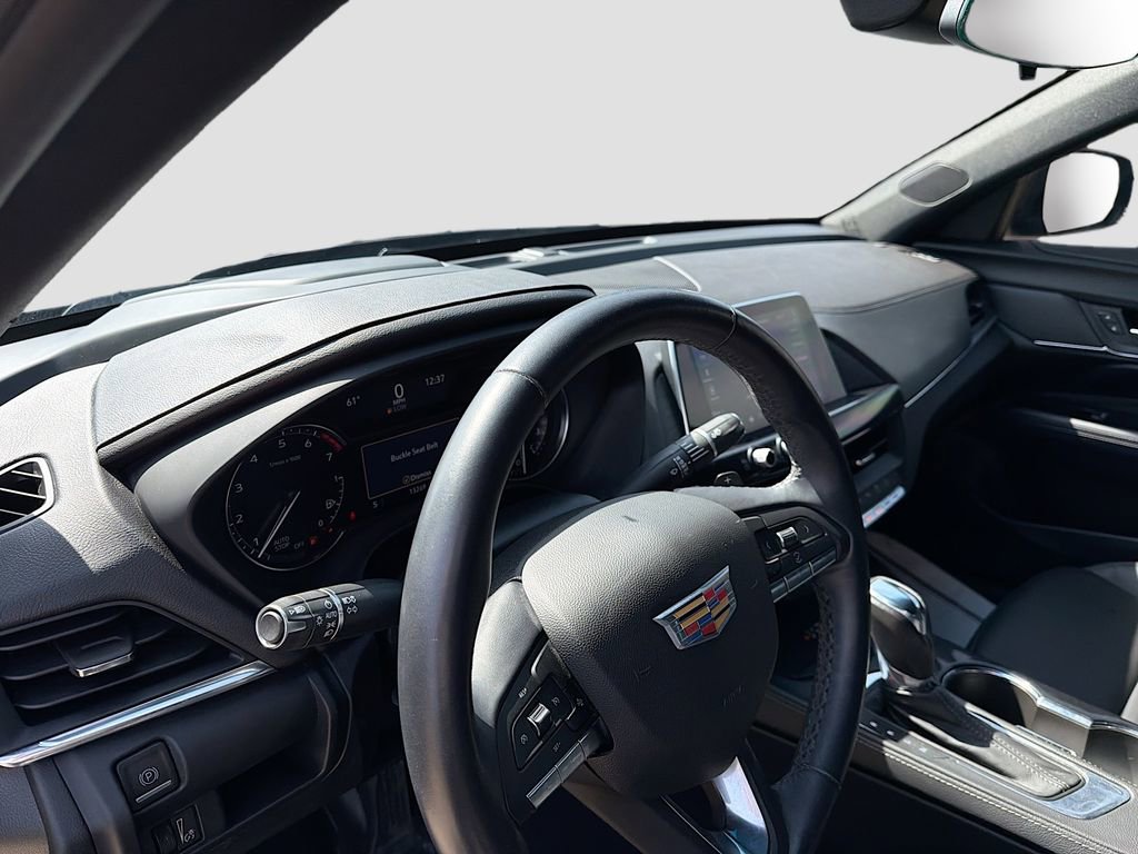 Used 2025 Cadillac CT4 Luxury RWD image 9
