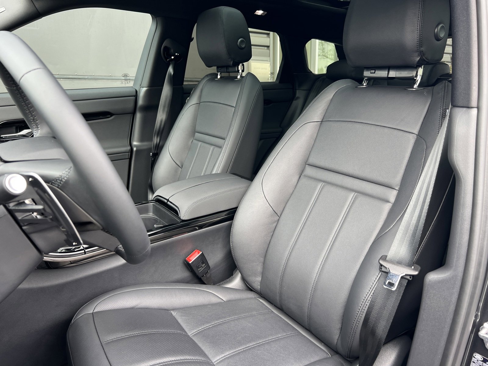 New 2025 Land Rover Range Rover Evoque Dynamic SE image 22