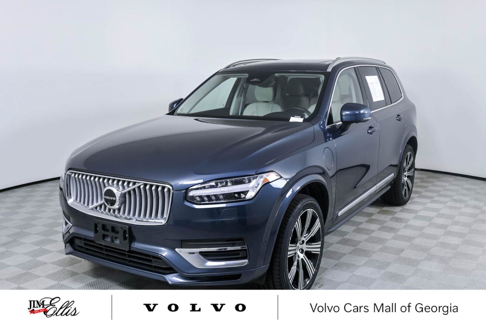 Certified 2025 Volvo XC90 T8 Plus w/ Protection Package Premier AWD/4WD image 1
