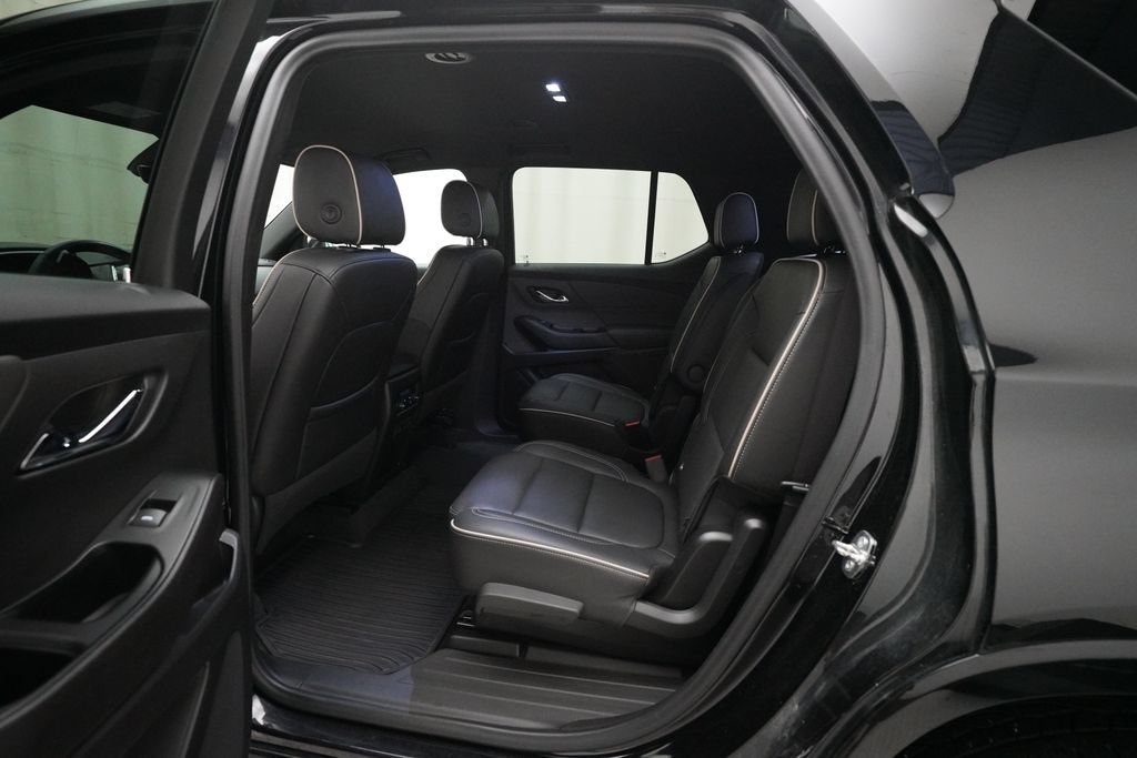 Used 2023 Chevrolet Traverse Premier AWD/4WD image 16