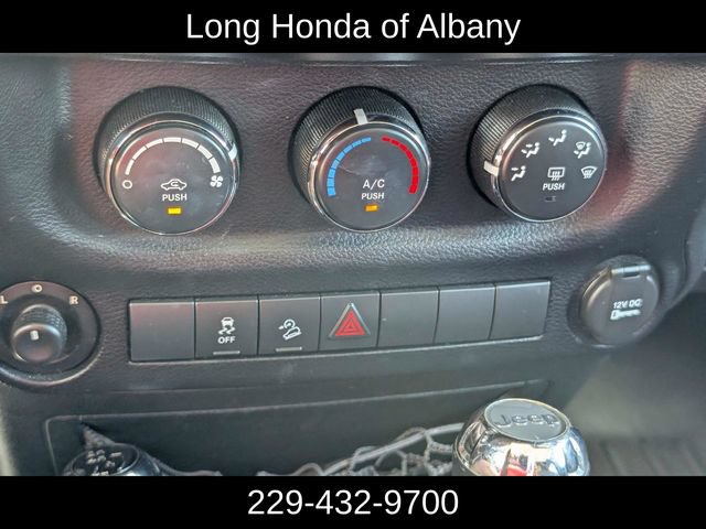 Used 2013 Jeep Wrangler Unlimited Sport AWD/4WD image 20