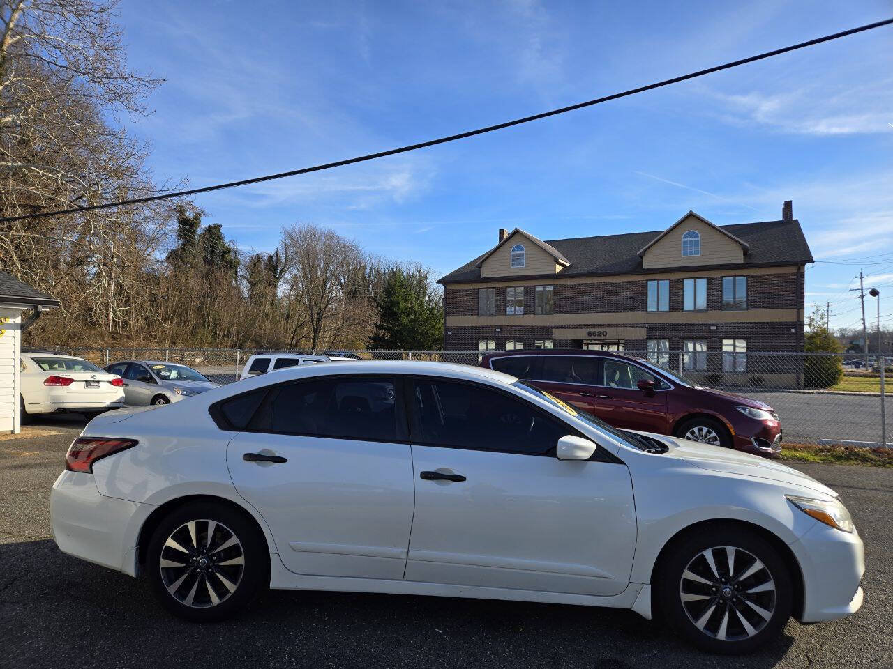 Used 2016 Nissan Altima 2.5 SV FWD image 5
