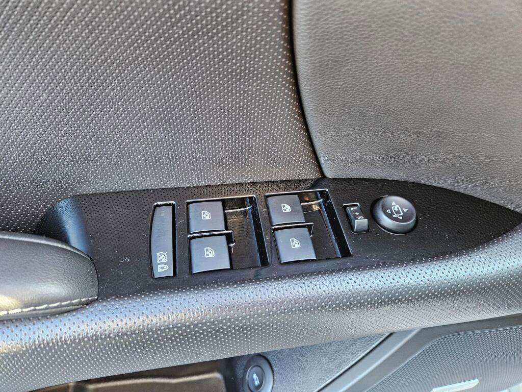 Used 2017 Cadillac XTS Luxury image 24