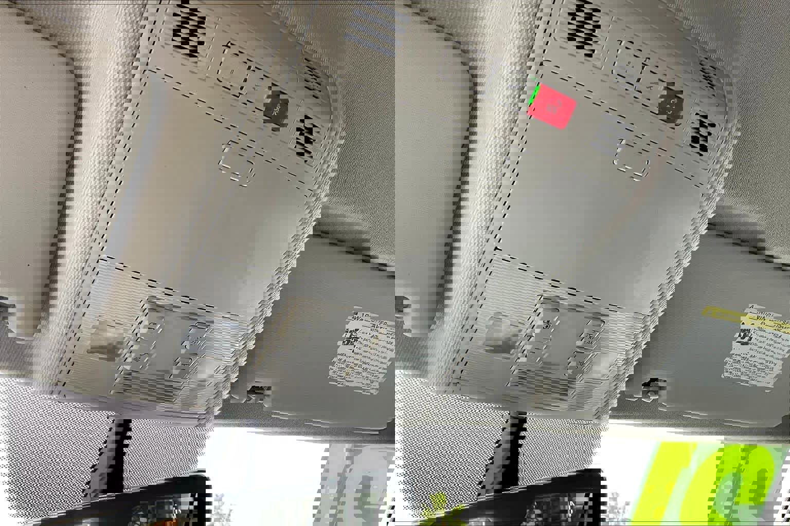 Used 2021 Volkswagen Tiguan SE image 34