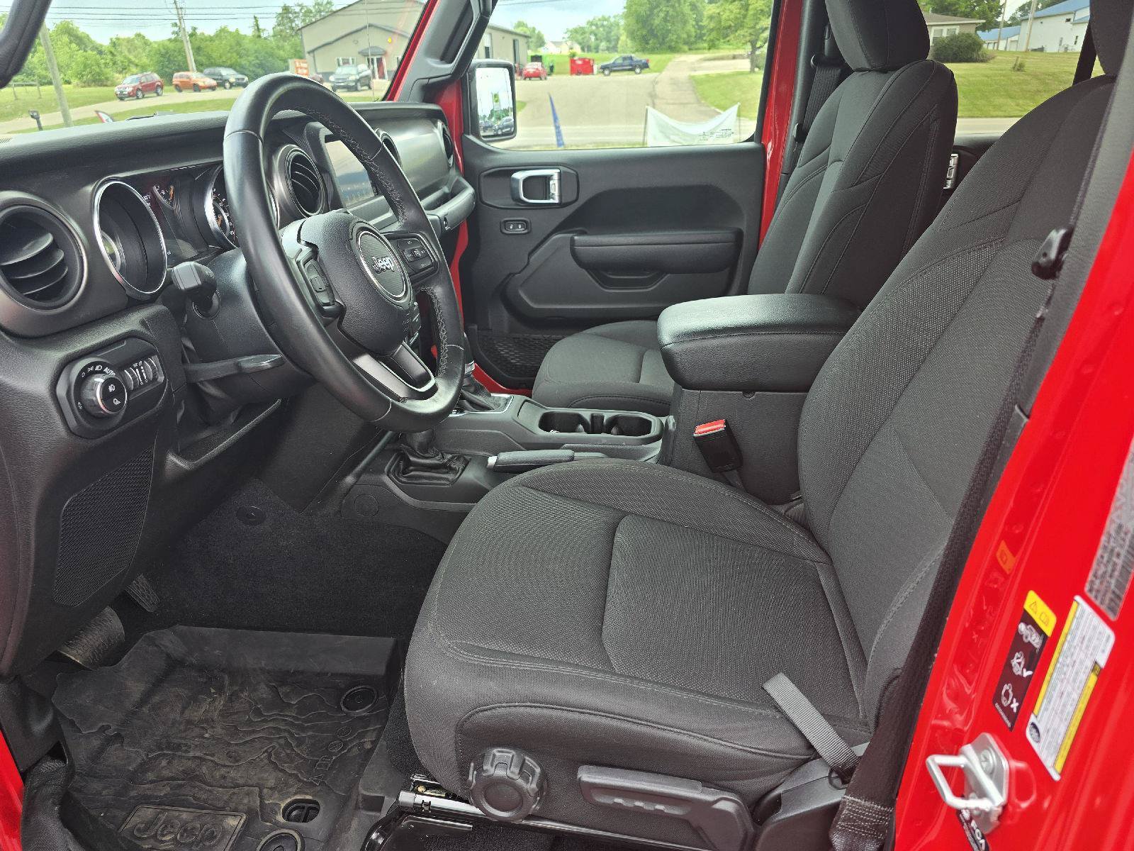 Used 2022 Jeep Gladiator Sport AWD/4WD image 14